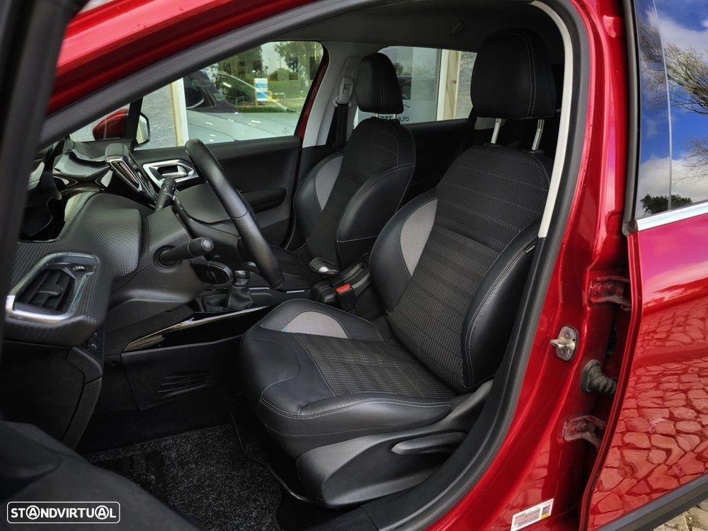 Peugeot 2008 1.2 PureTech Allure - 8