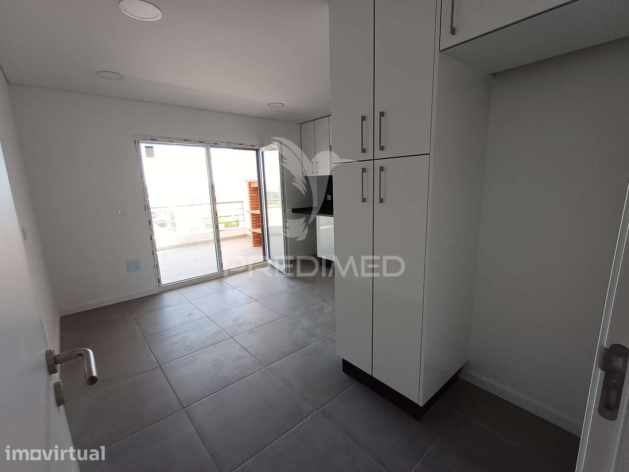Apartamento T2 em Paio Pires – Condomínio Fechado - Grande imagem: 2/18