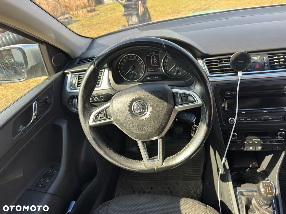 Skoda RAPID Spb 1.6 TDI DPF Ambition Max - 12