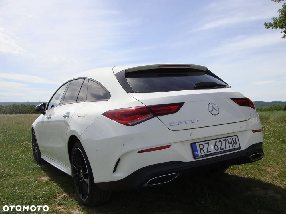 Mercedes-Benz CLA 250 e 8G-DCT AMG Line - 3