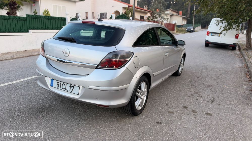 Opel Astra Gtc 2006 photo 4