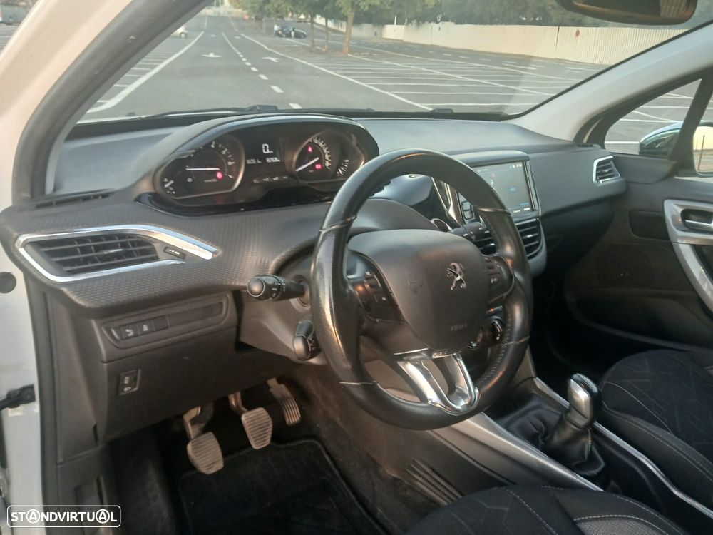 Peugeot 2008 1.2 PureTech Style - 15