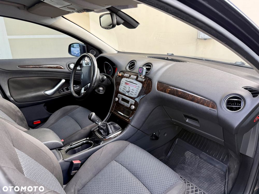 Ford Mondeo 1.8 TDCi Ghia - 8