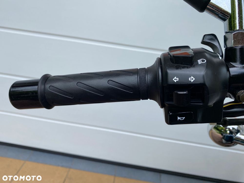 Suzuki Marauder - 12