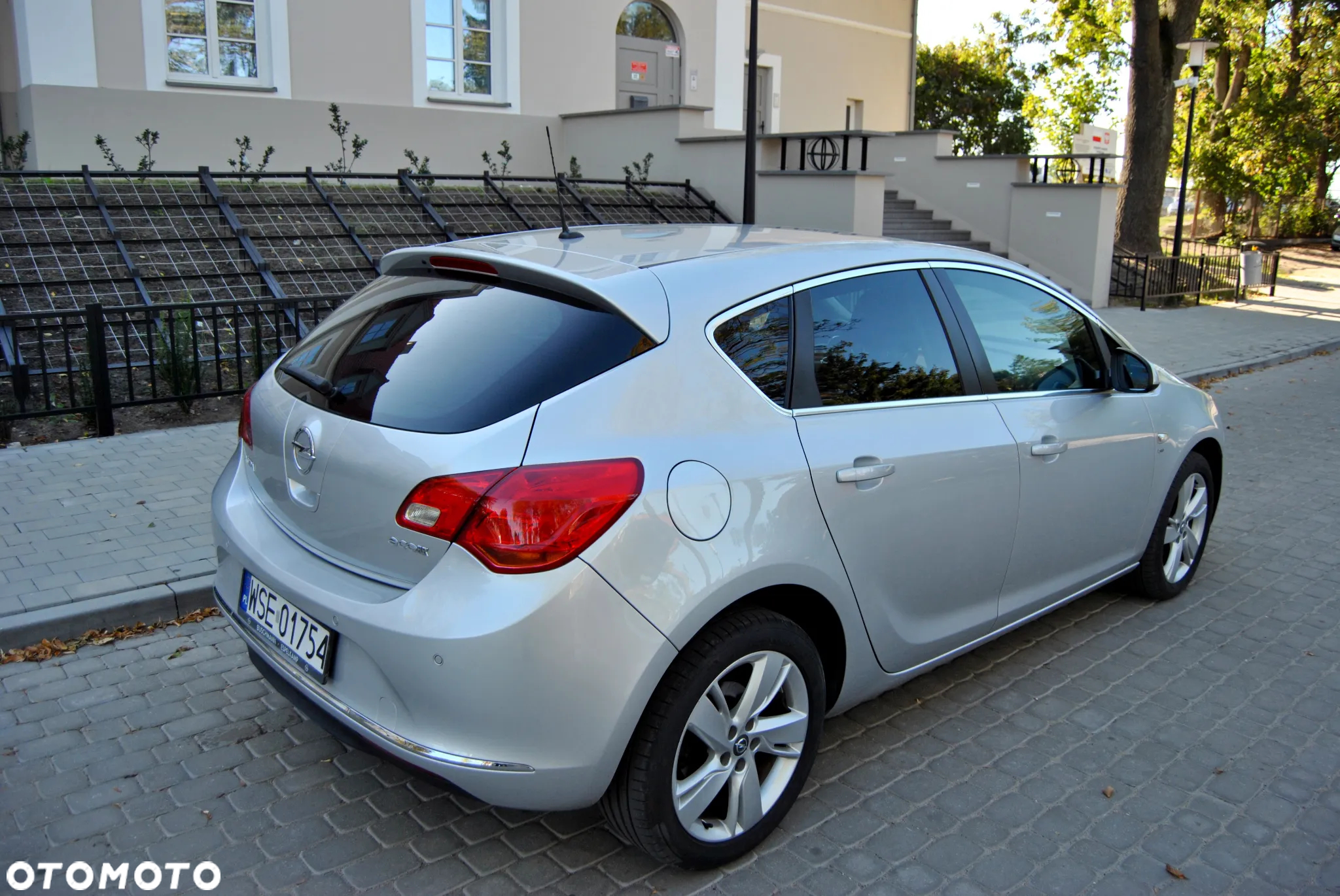Opel Astra IV 1.4 T Cosmo - 19