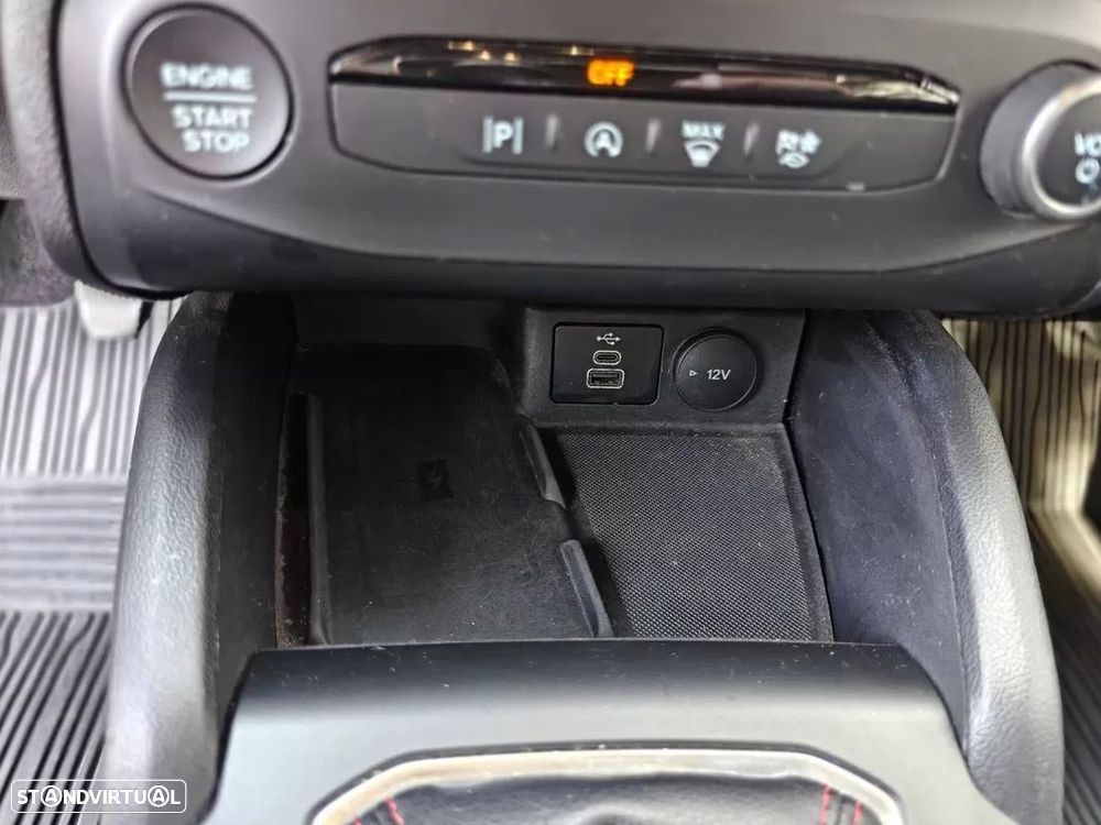 Ford Focus 1.0 EcoBoost MHEV ST-Line - 38