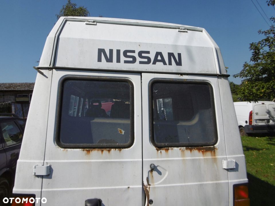 NISSAN TRADE 3.0TD SZYBA TYLNA LEWA