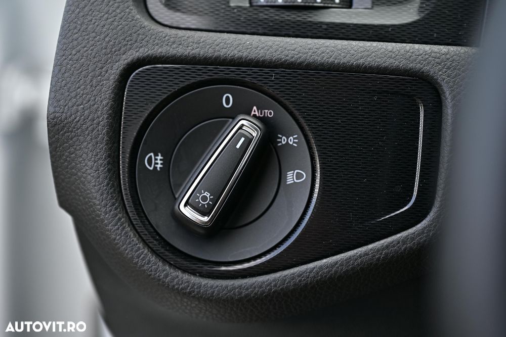 Volkswagen Golf - 23