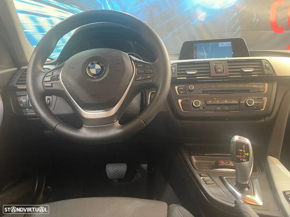 BMW 318 d Line Sport Auto - 36