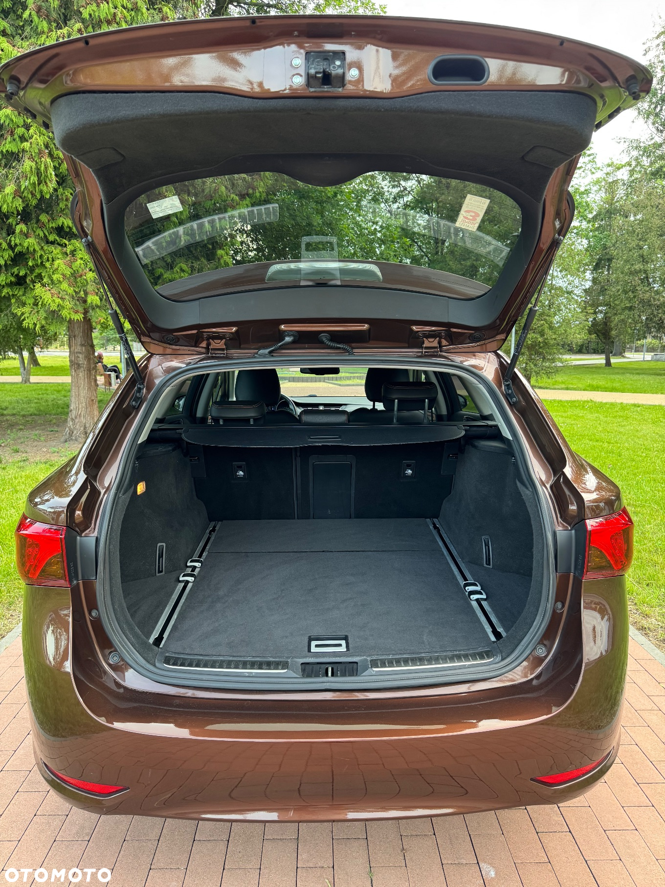 Toyota Avensis 2.0 D-4D Prestige - 36