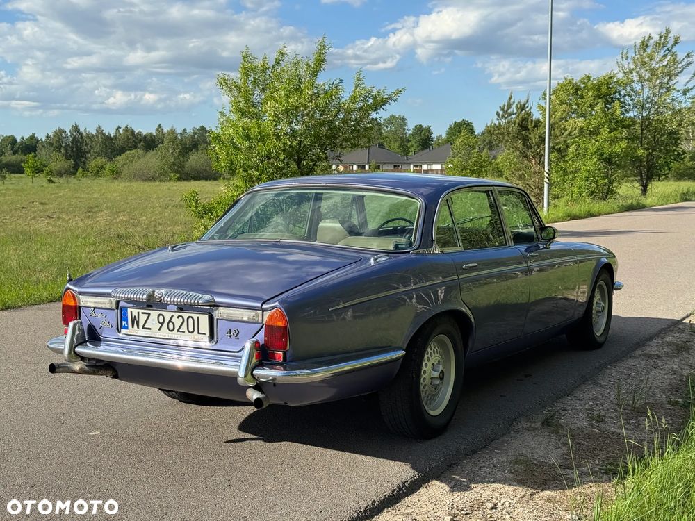 Jaguar XJ - 13