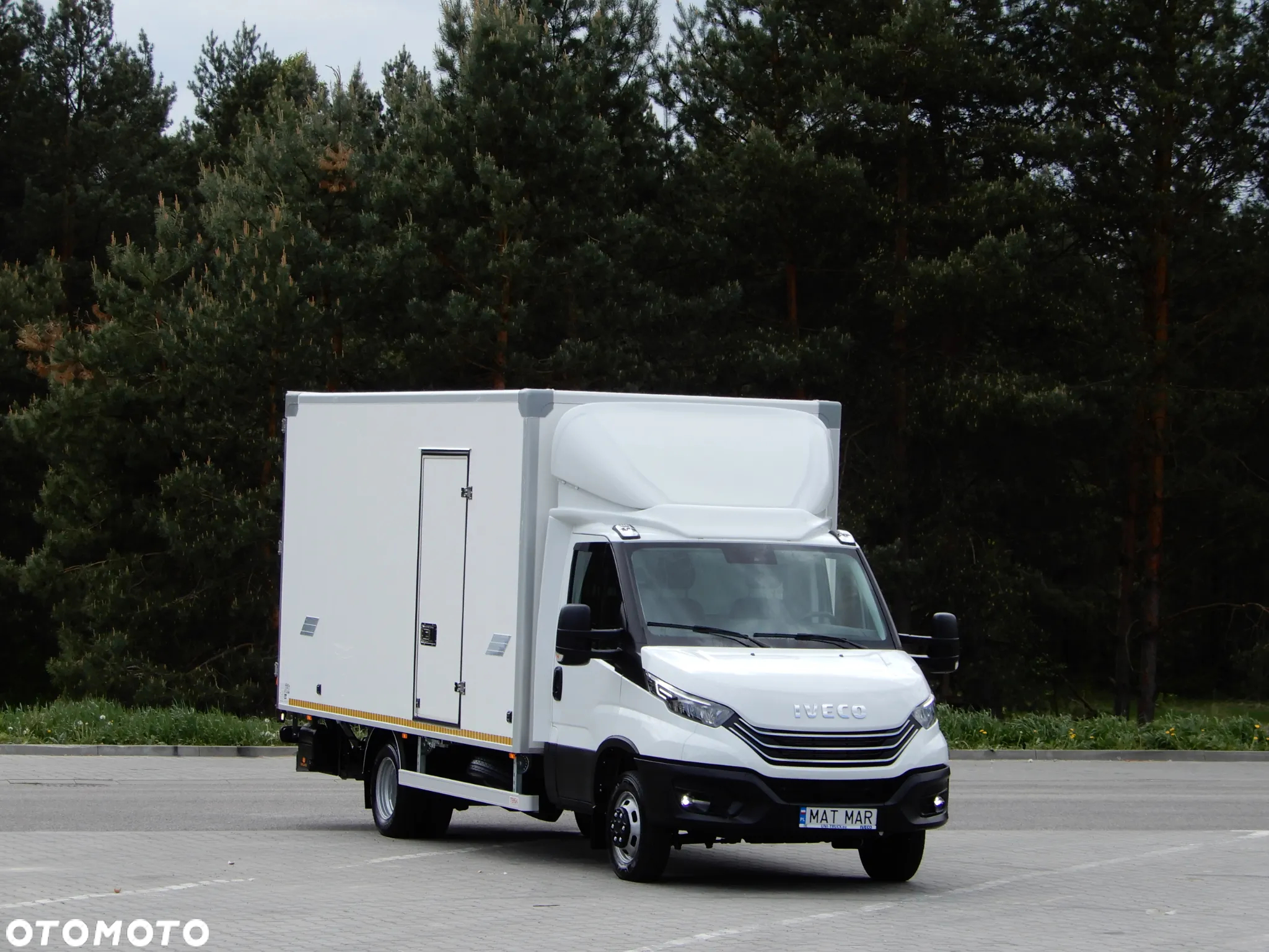 Iveco DAILY 50C18 Hi-Matic Kontener 10 E.Palet 4.91 Cm Boczne Drzwi + Winda Załadowcza DHOLLANDIA 1000 Kg Rozstaw Osi 4350 mm WZMACNIANY Tempomat Aktywny Full LED 16 Tys Km GWARANCJA FABRYCZNA Stan FABRYCZNIE NOWY DOSTĘPNY OKAZJA - 2