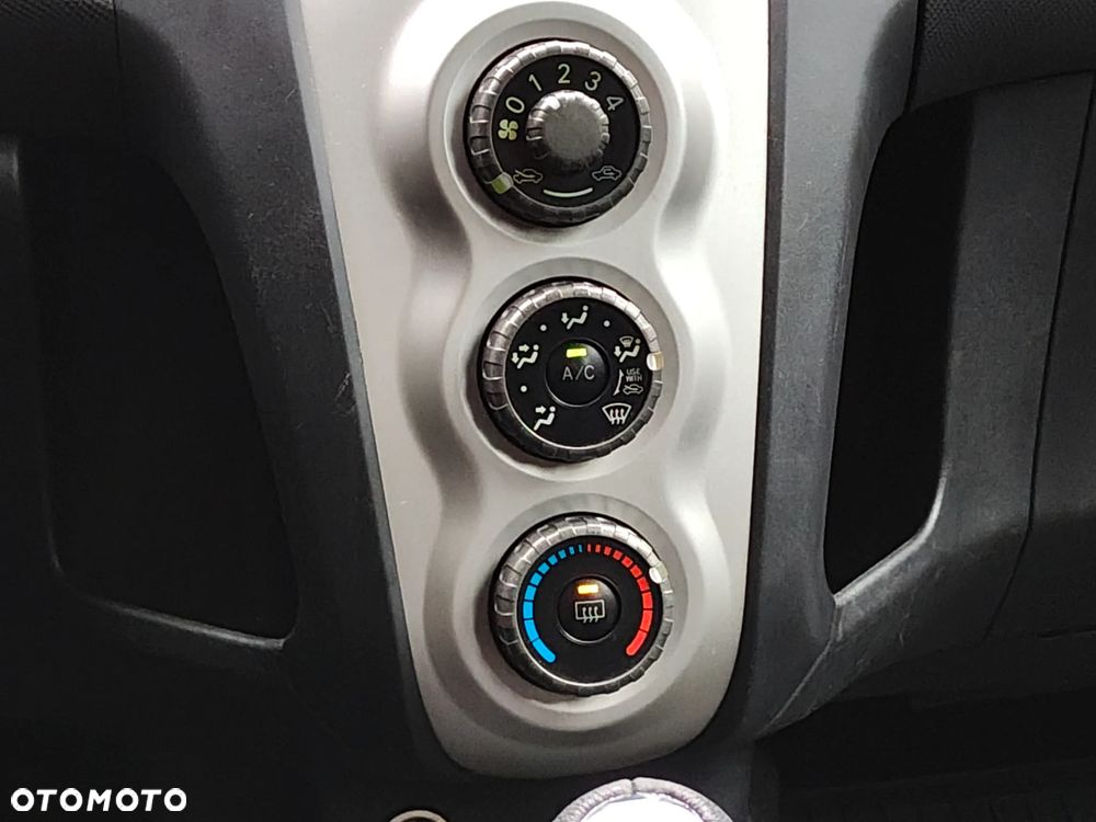 Toyota Yaris 1.3 Luna A/C - 19