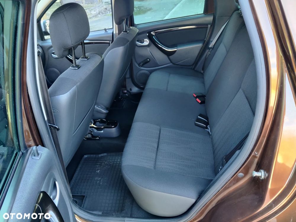 Dacia Duster 1.6 16V 105 4x2 Celebration - 21