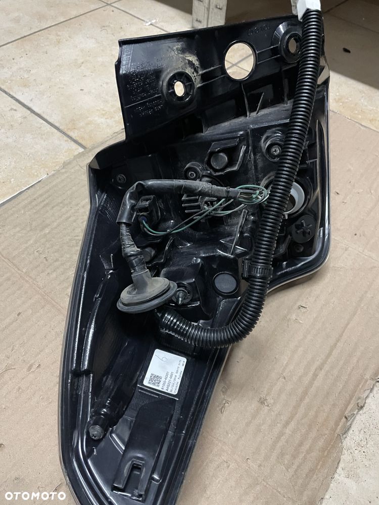 Lampa / reflektor Toyota RAV-4 | RAV4 IV LIFT - prawy tył (ORYGINALNE) - 3