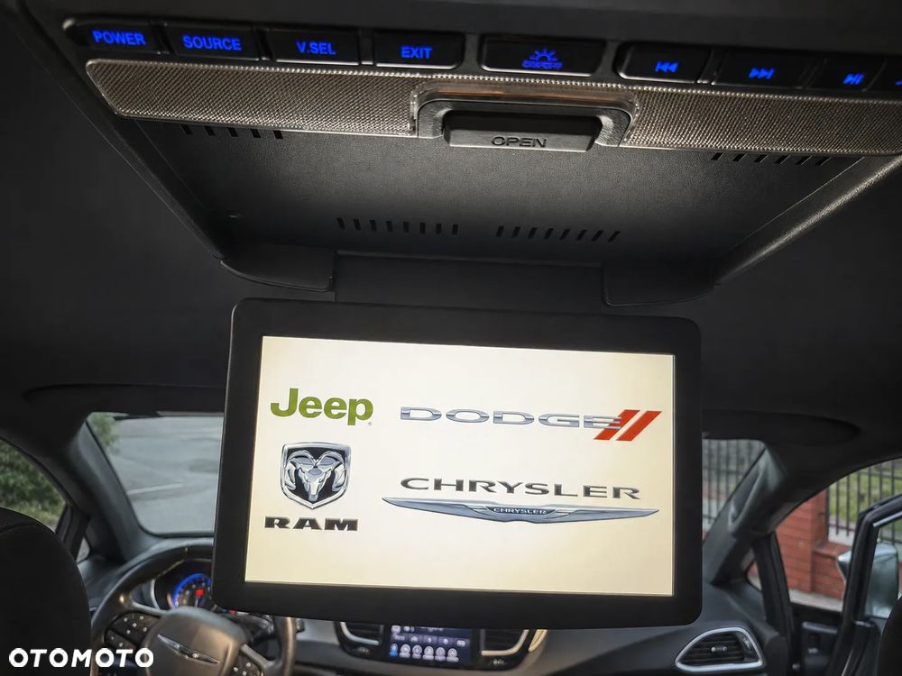 Chrysler Pacifica - 29