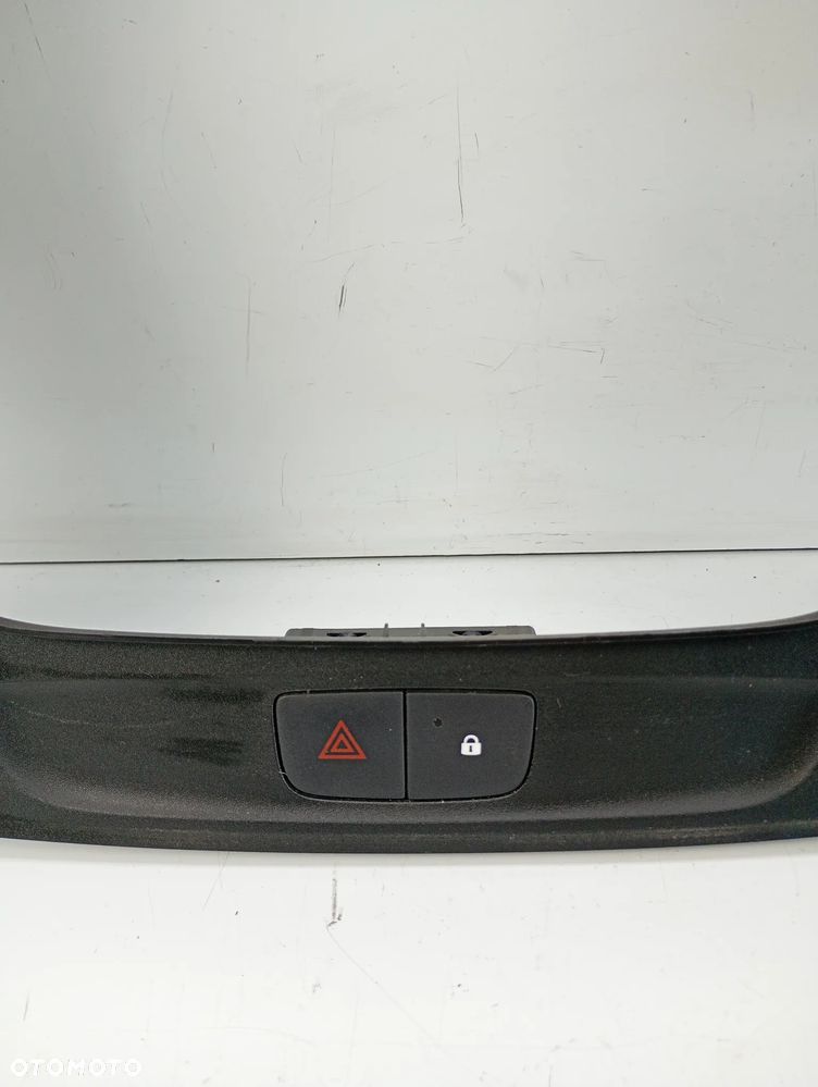 osłona ramka środkowa konsoli radia kratka nawiewu przełącznik opel vivaro b trafic III talento 682607479R - 3