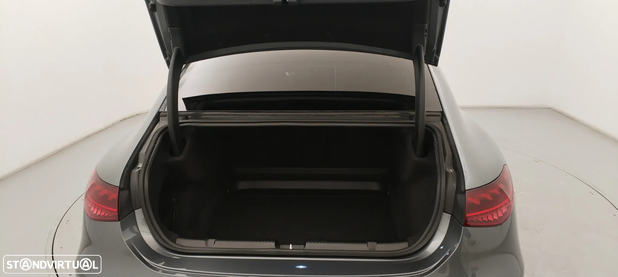 Mercedes-Benz EQE 350 - 16
