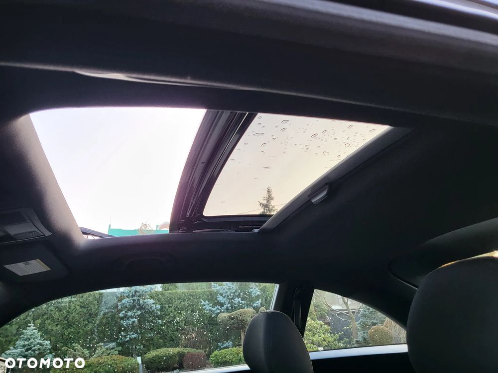 Volkswagen New Beetle - 27