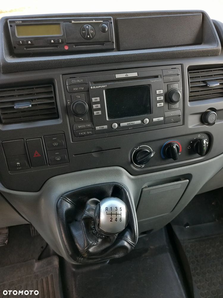Ford Transit - 12