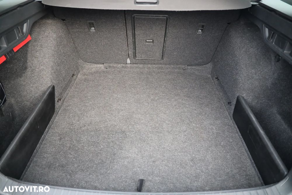 Skoda Octavia Combi 2.0 TDI First Edition - 24