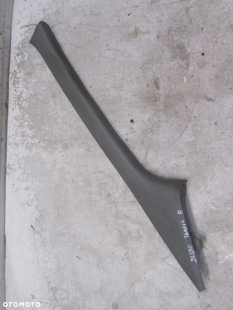 renault trafic-vivaro 00-14 obudowa słupka prawy przód