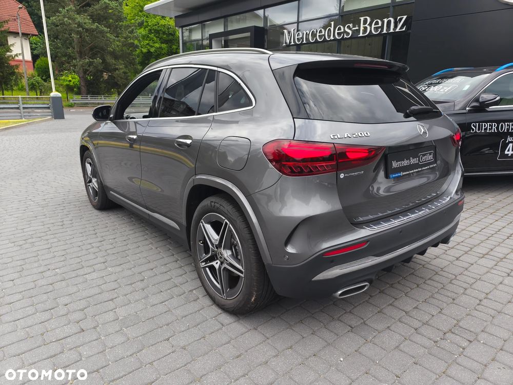 Mercedes-Benz GLA 200 AMG Line - 4