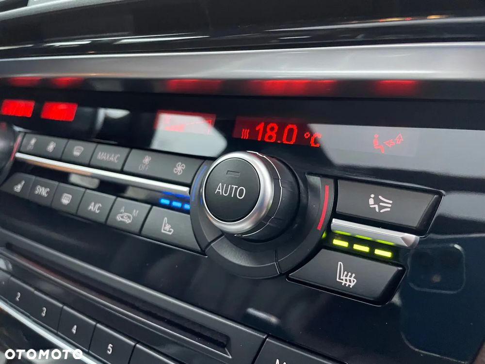 BMW X5 M M50d - 25