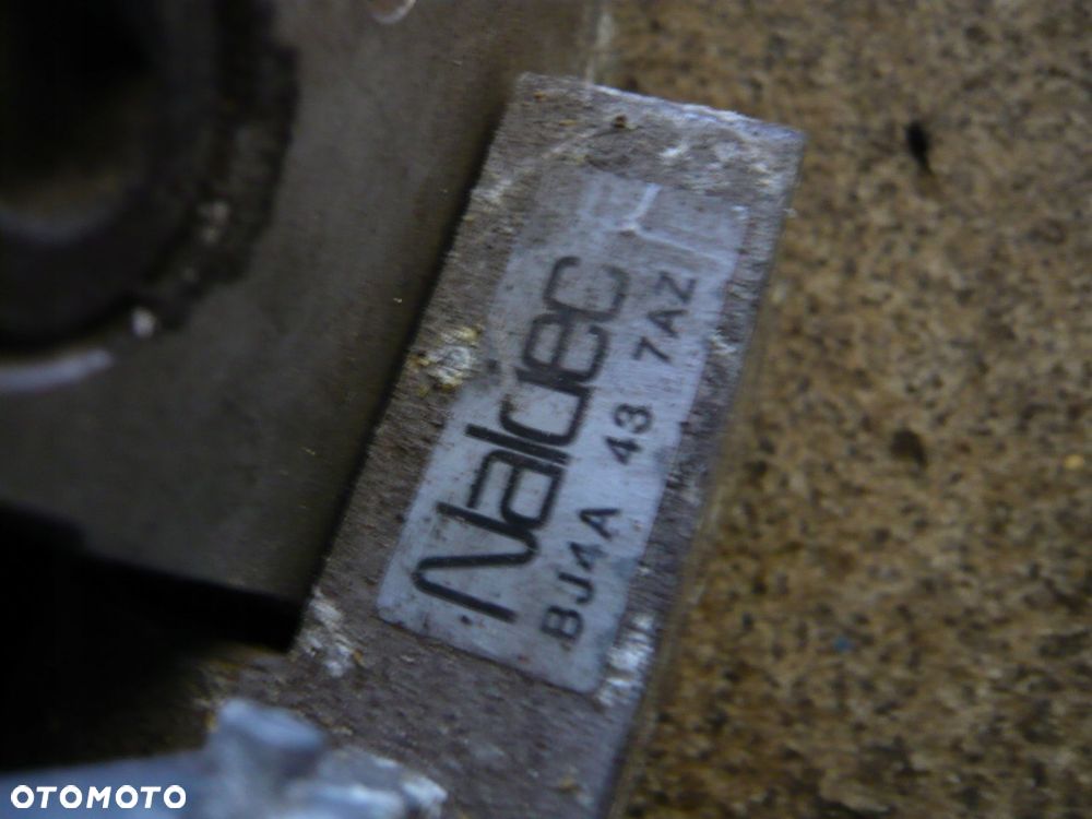 pompa hamulcowa abs b25d437a0 mazda 323f - 3