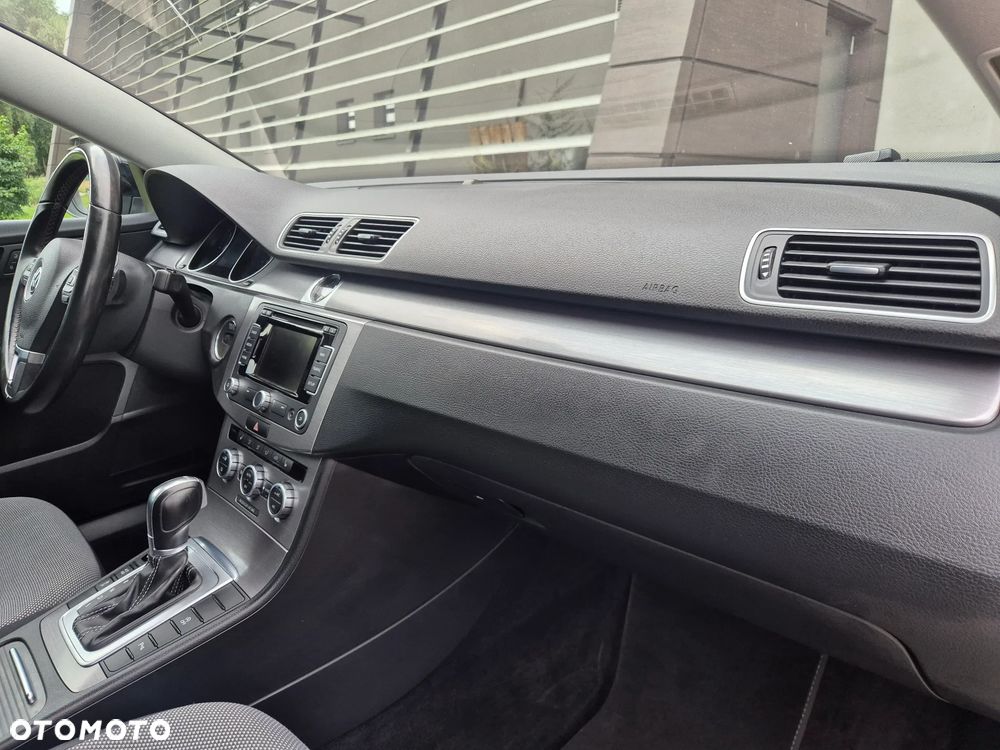 Volkswagen Passat 2.0 TDI DSG BlueMotion Technology Highline - 32