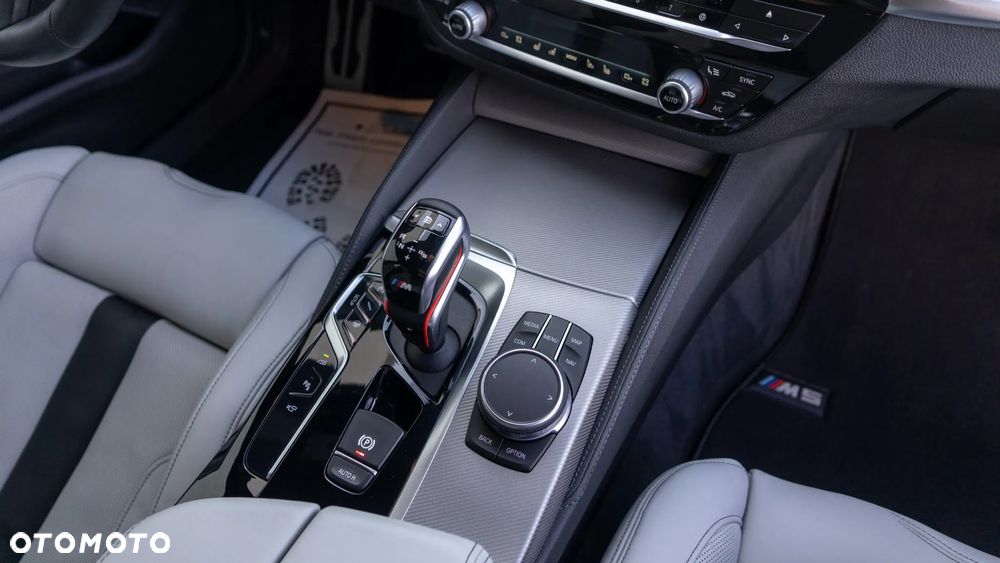 BMW M5 Competition - 12