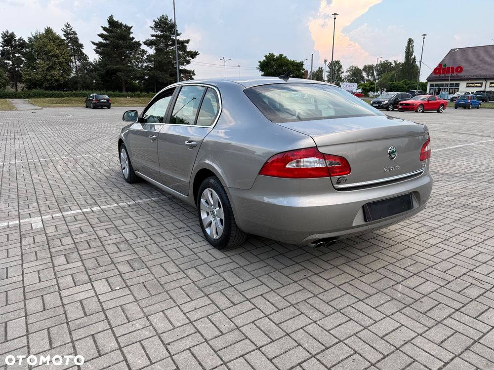 Skoda Superb 2.0 TDI DSG Elegance - 4