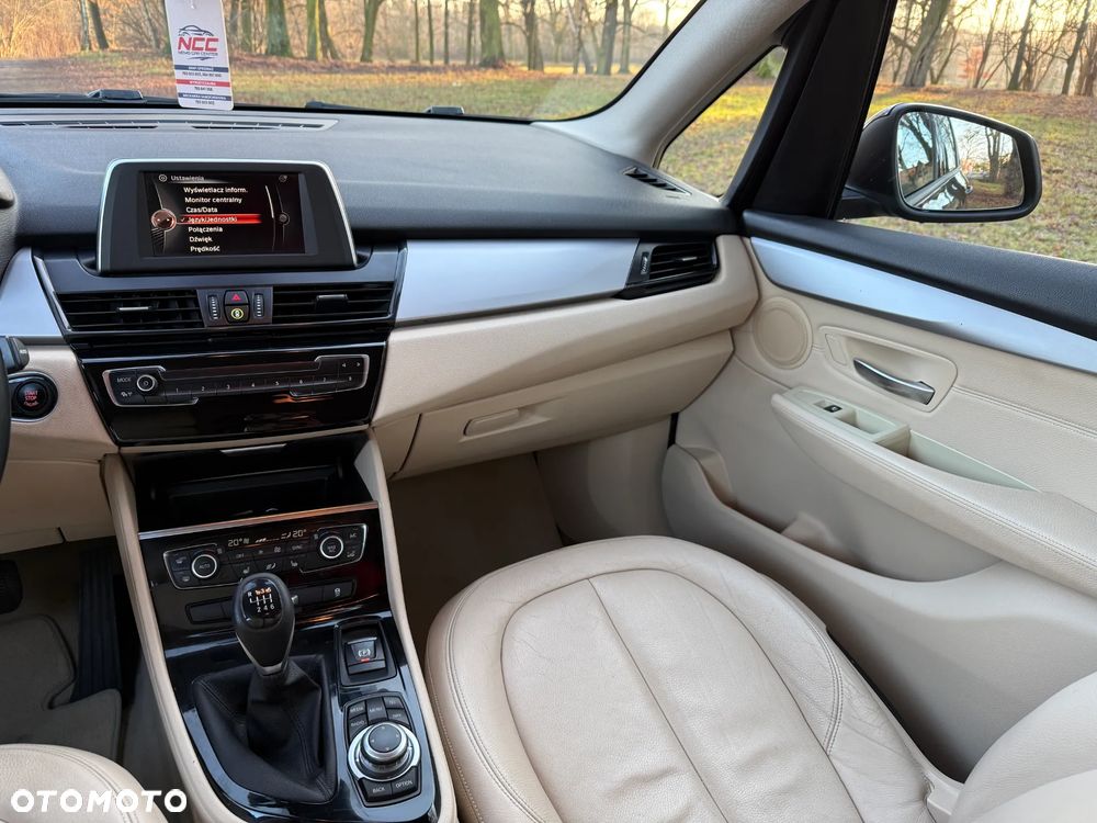 BMW Seria 2 216d Luxury Line - 18