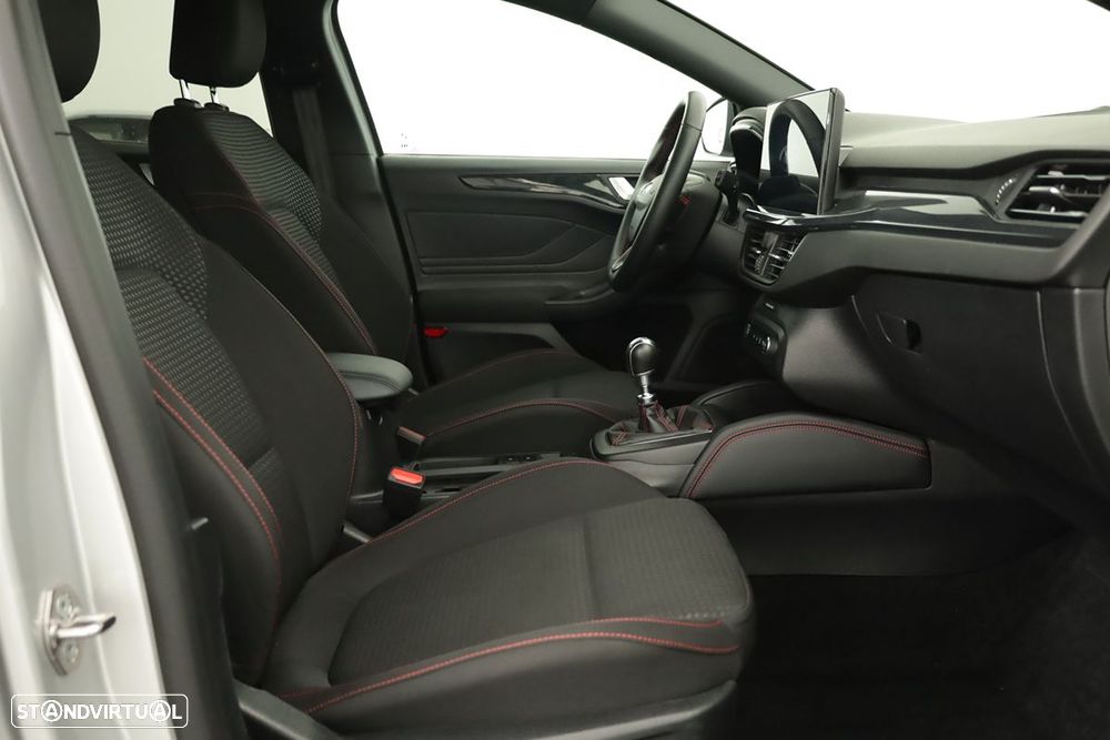 Ford Focus 1.0 EcoBoost MHEV ST-Line X - 21