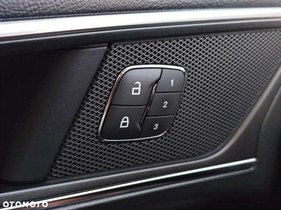 Ford S-Max - 32