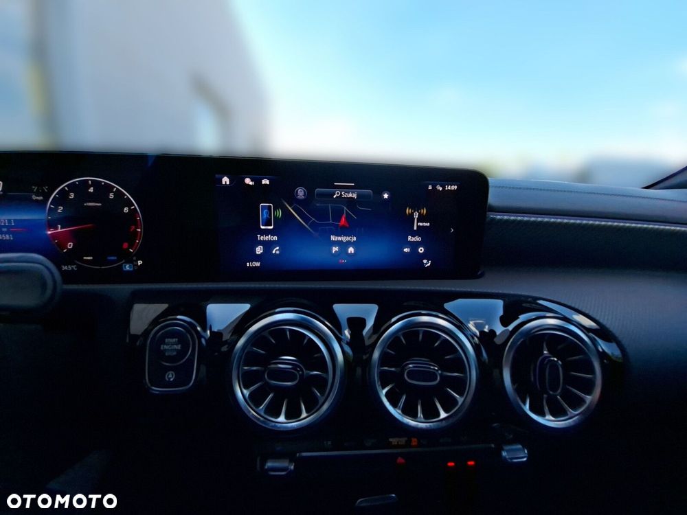 Mercedes-Benz CLA - 22