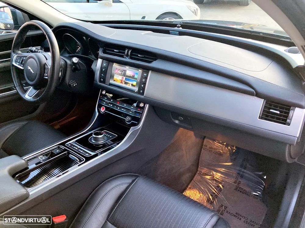 Jaguar XF Sportbrake 2.0 D Pure Aut. - 38