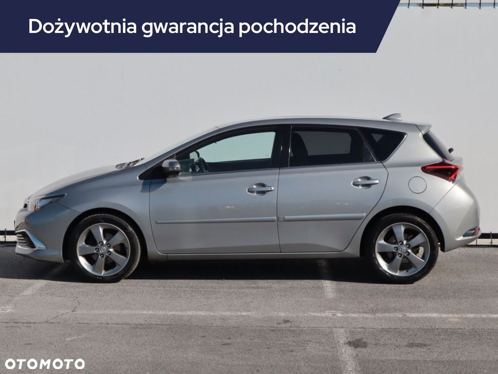 Toyota Auris 2015 photo 3