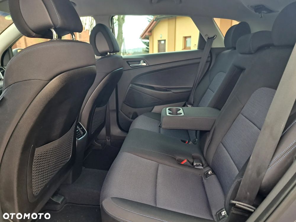 Hyundai Tucson 1.7 CRDI BlueDrive Style 2WD - 17