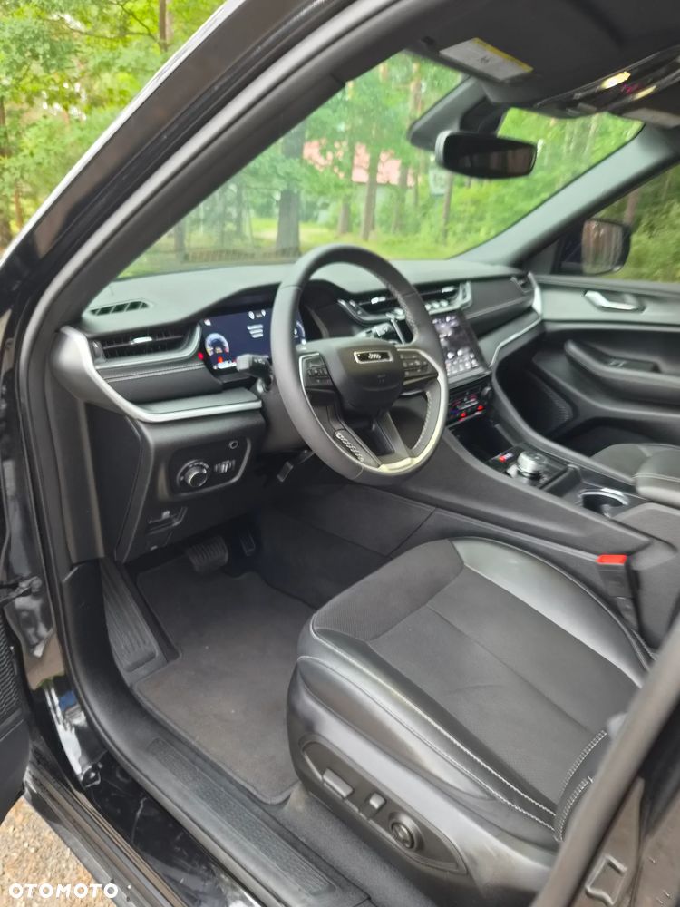 Jeep Grand Cherokee - 10