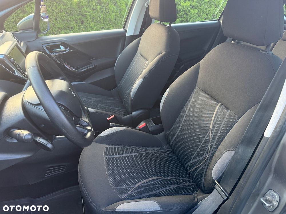 Peugeot 208 95 VTI Allure - 12