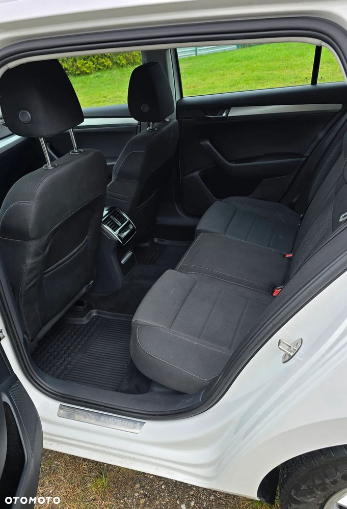 Skoda Superb ver-2-0-tdi-4x4-ambition - 9