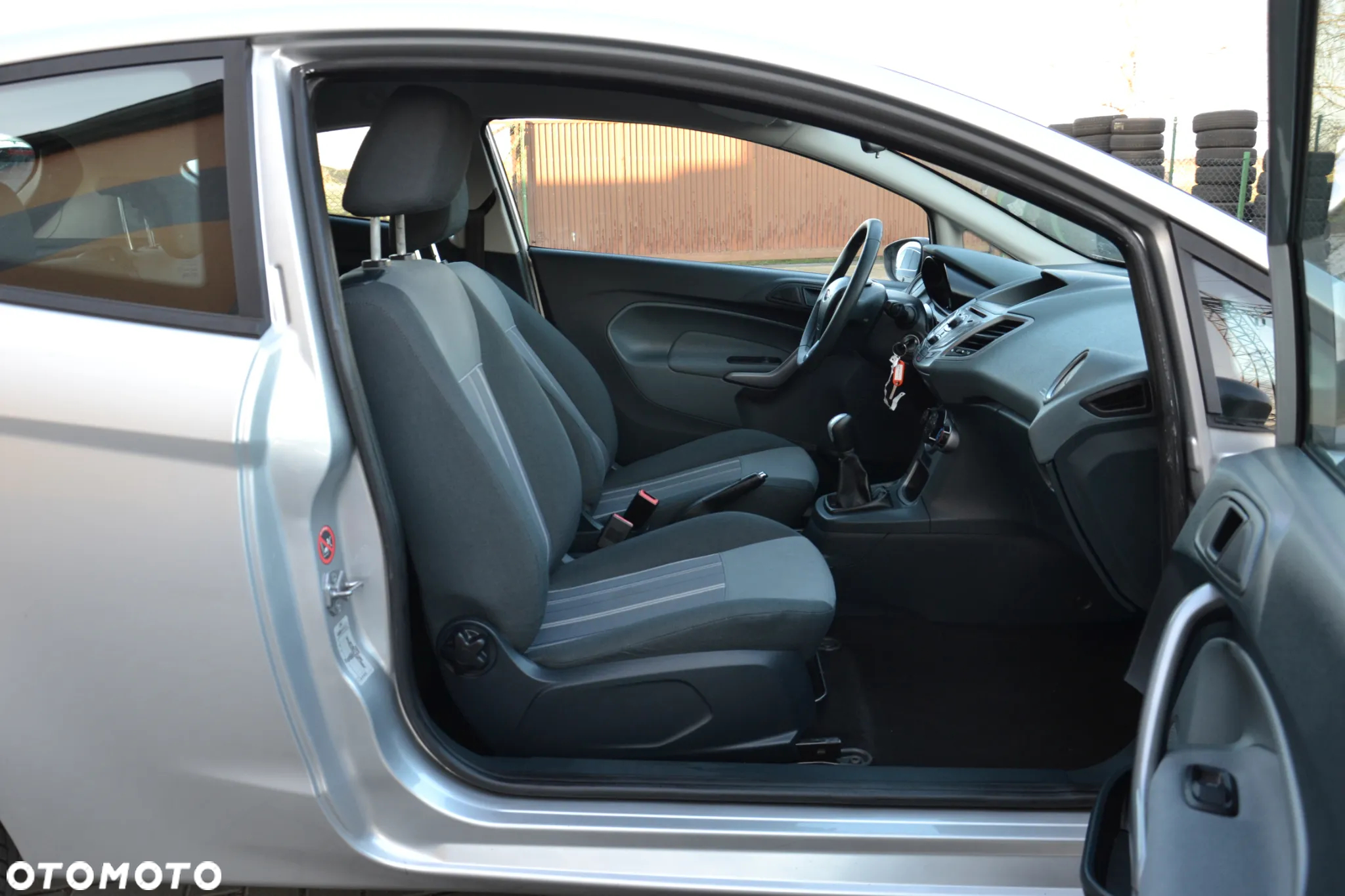 Ford Fiesta 1.6 TDCI Ambiente - 27
