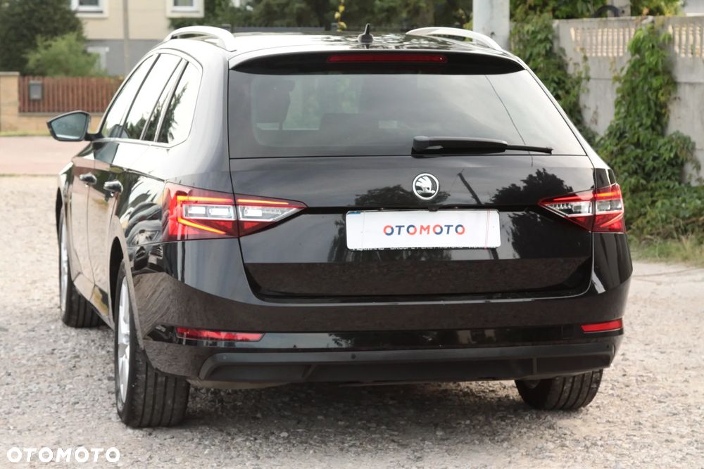 Skoda Superb Combi 1.4 TSI Ambition - 11