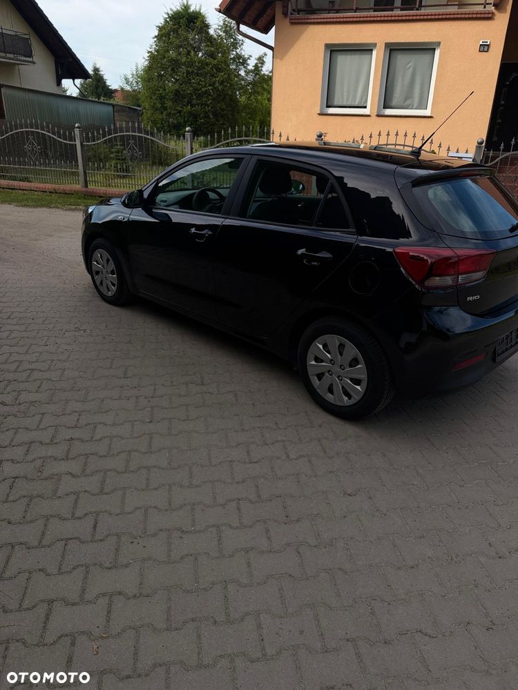 Kia Rio 1.2 Business Line Plus - 3
