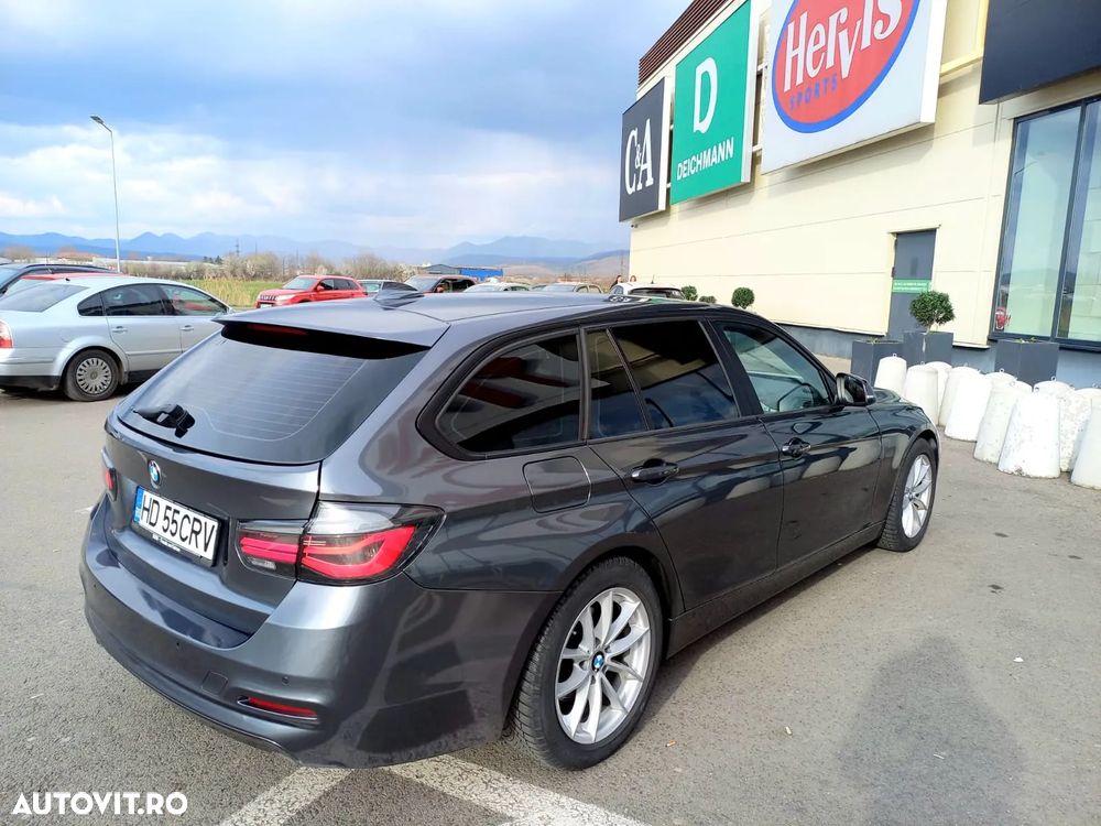 BMW Seria 3 320d Touring Blue Performance - 4