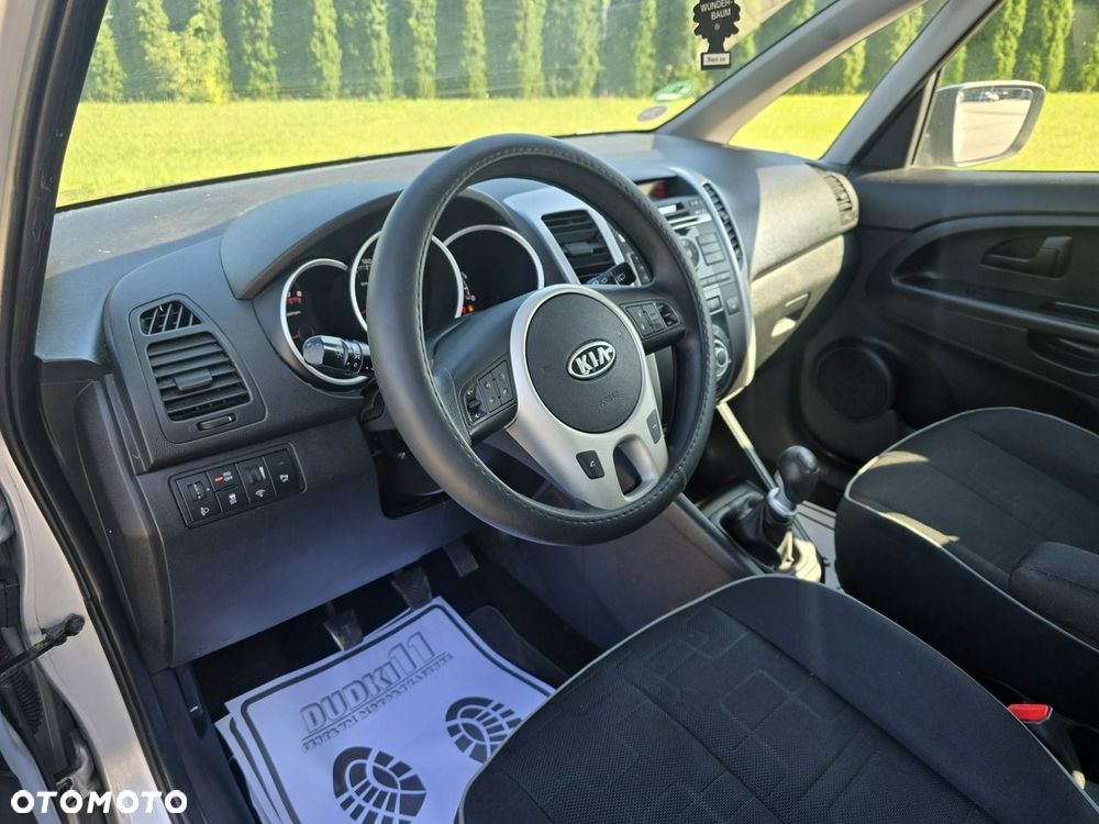 Kia Venga - 14