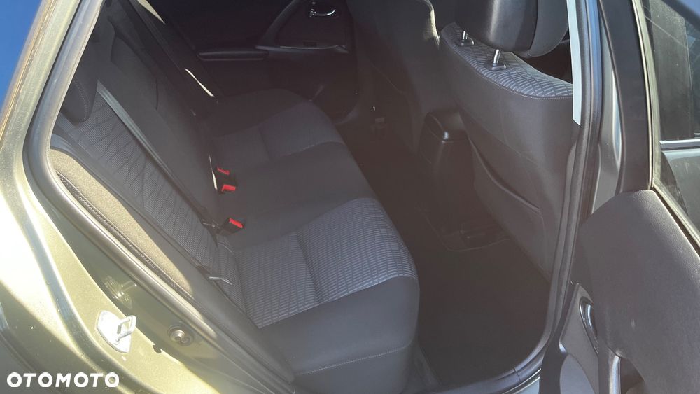 Toyota Avensis 1.8 Business Edition - 13