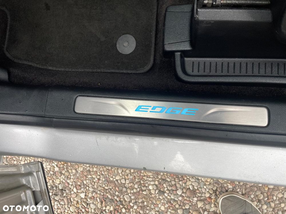 Ford Edge - 15