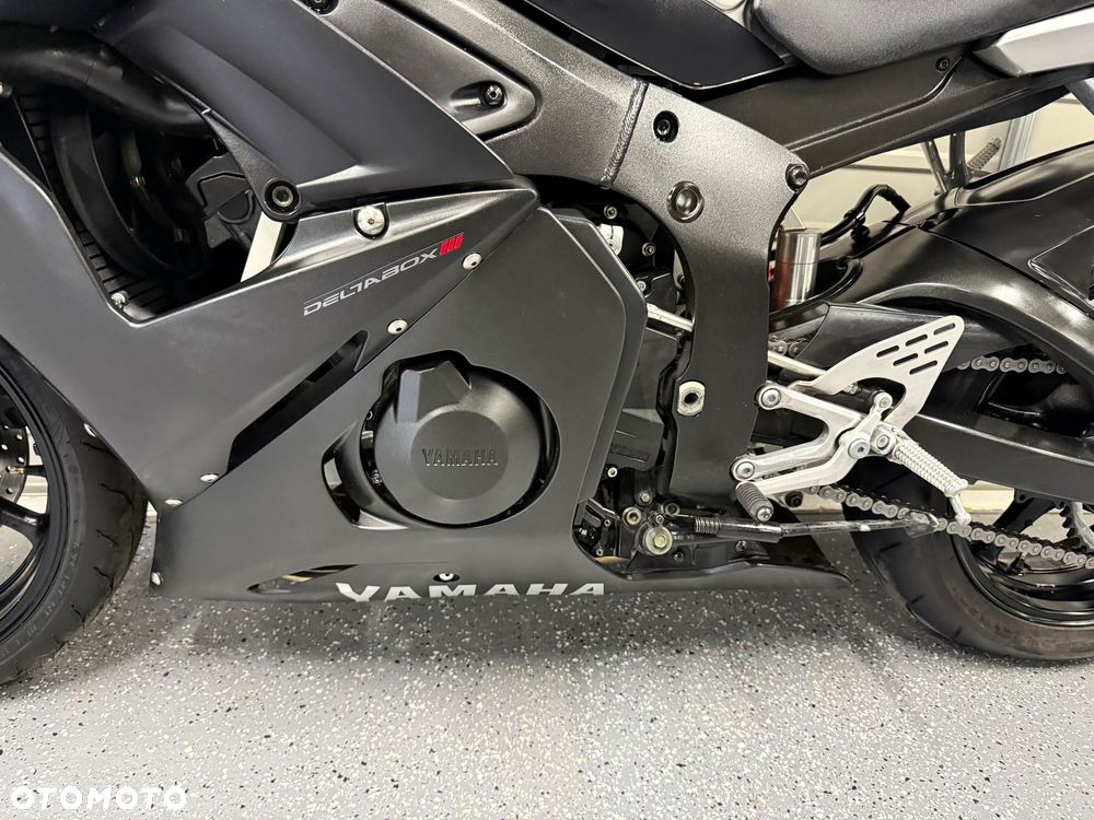 Yamaha R6 - 18